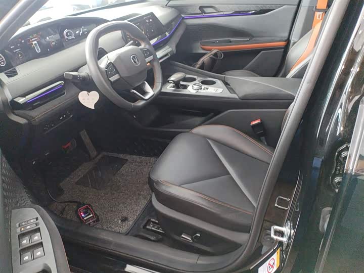 Фото 7 - Changan UNI-V