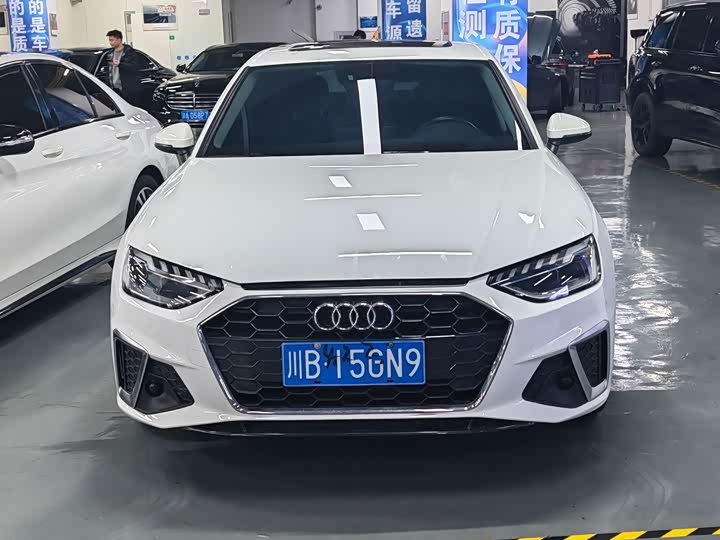 Фото 2 - Audi A4L