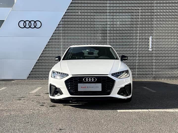 Фото 2 - Audi A4L