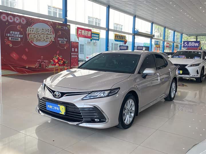 Фото 1 - Toyota Camry