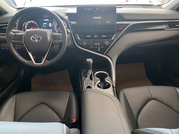 Фото 9 - Toyota Camry