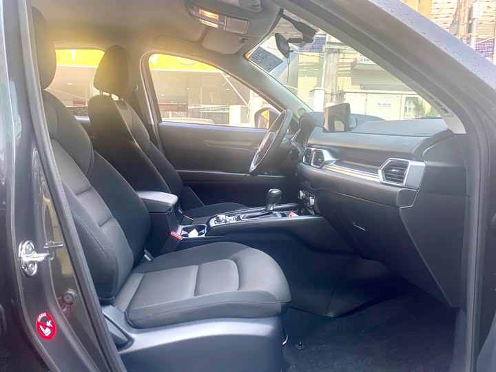 Фото 8 - Mazda CX-5