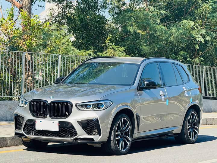 Фото 1 - BMW X5 M