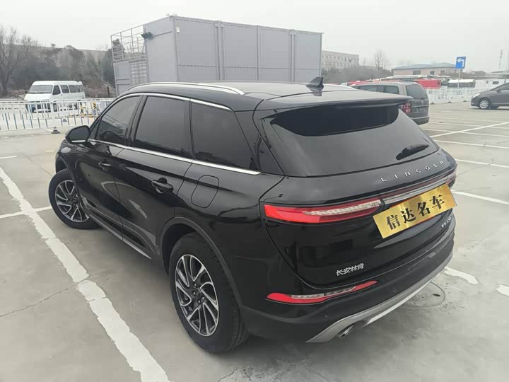 Фото 8 - Lincoln Corsair