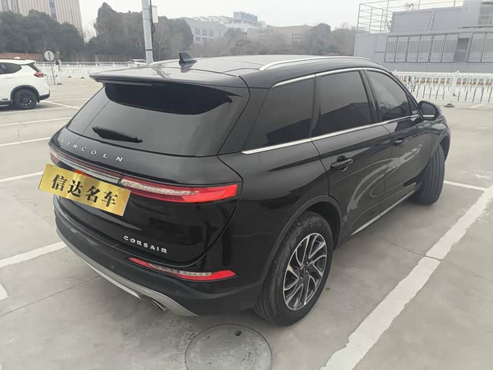 Фото 9 - Lincoln Corsair