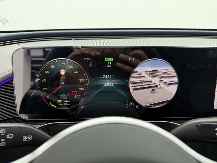 Фото 8 - Mercedes-Benz EQC