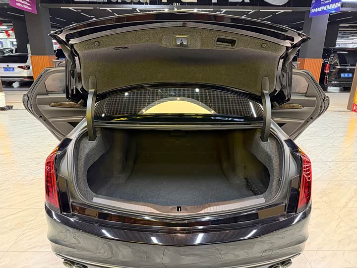 Фото 9 - Cadillac CT6