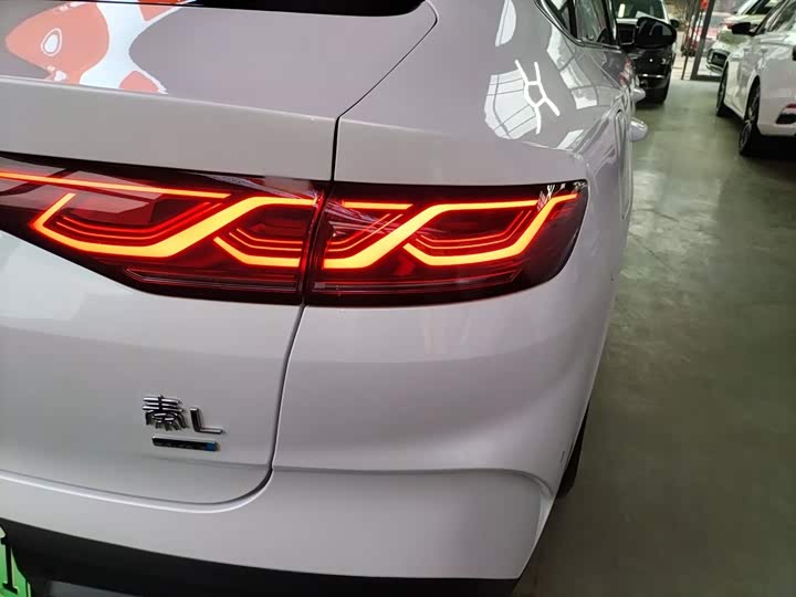Фото 8 - BYD Qin L