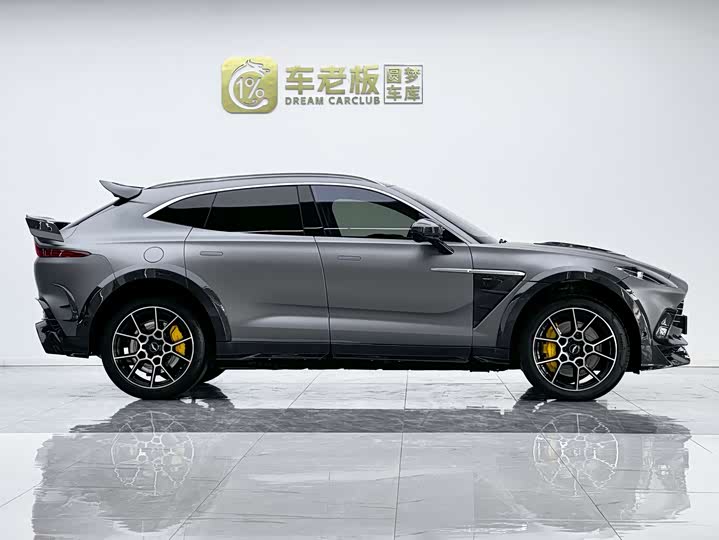 Фото 7 - Aston Martin DBX