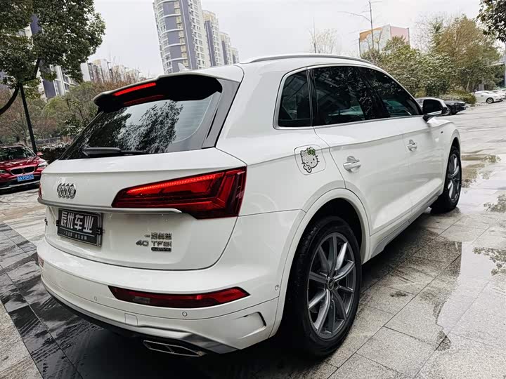 Фото 7 - Audi Q5L