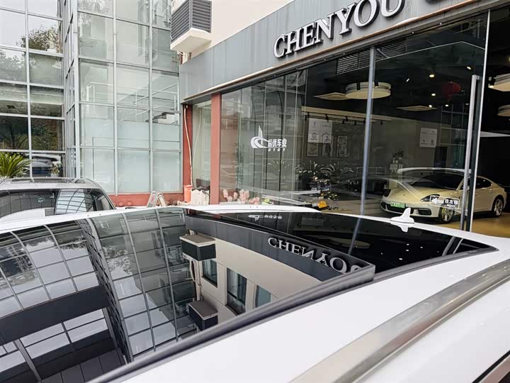 Фото 8 - Audi Q5L