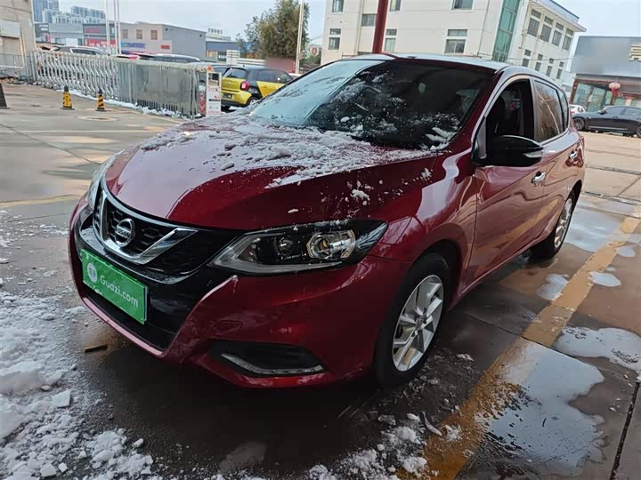 Фото 2 - Nissan Tiida