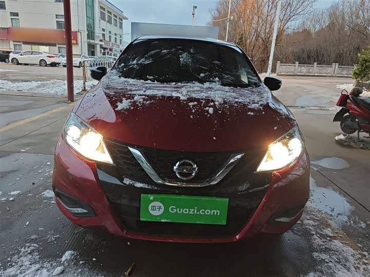 Фото 3 - Nissan Tiida