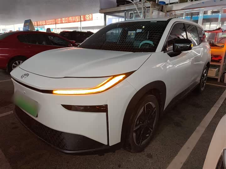 Фото 2 - Toyota bZ3X