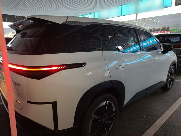 Фото 7 - Toyota bZ3X