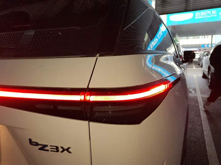 Фото 8 - Toyota bZ3X