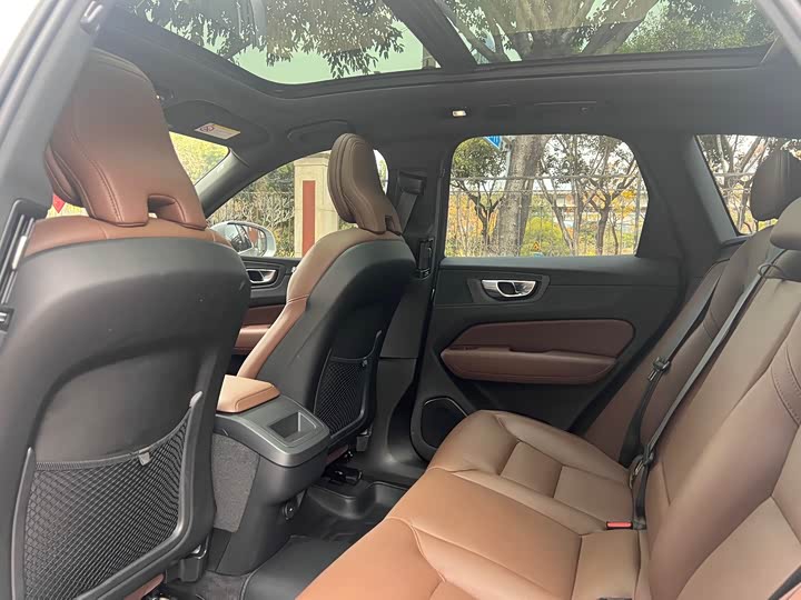 Фото 7 - Volvo XC60