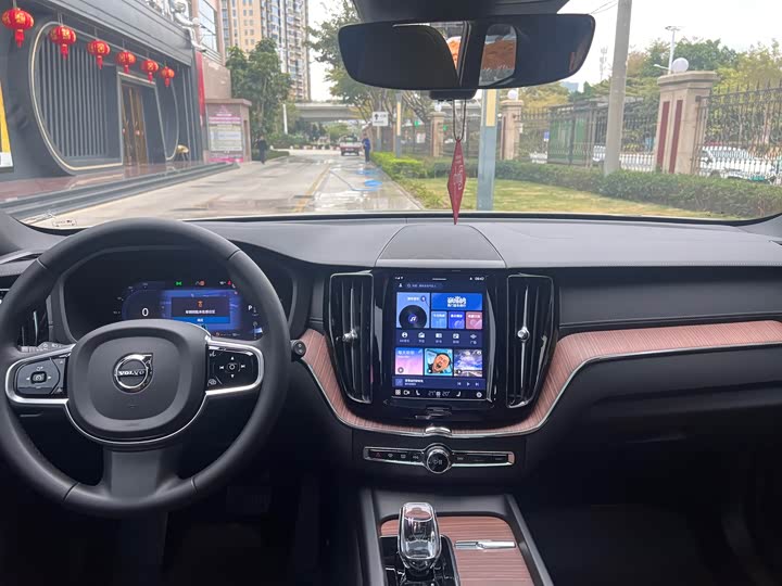 Фото 9 - Volvo XC60