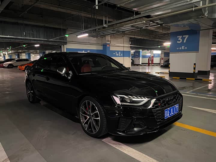 Фото 2 - Audi S4