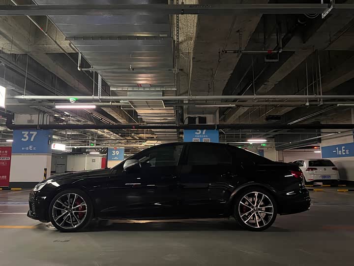 Фото 5 - Audi S4