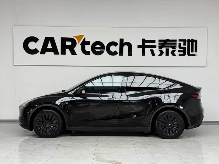 Фото 2 - Tesla Model Y