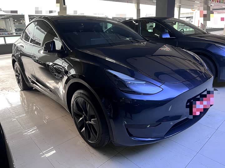 Фото 3 - Tesla Model Y
