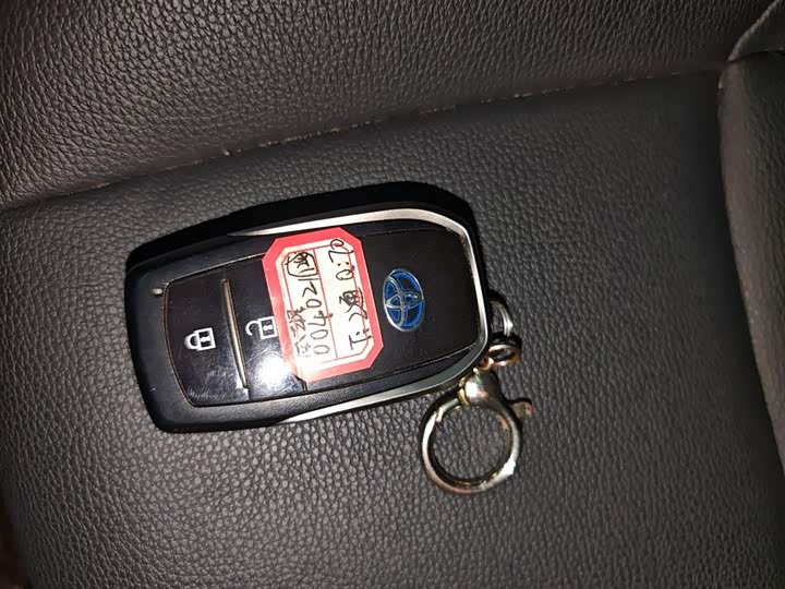 Фото 9 - Toyota Venza