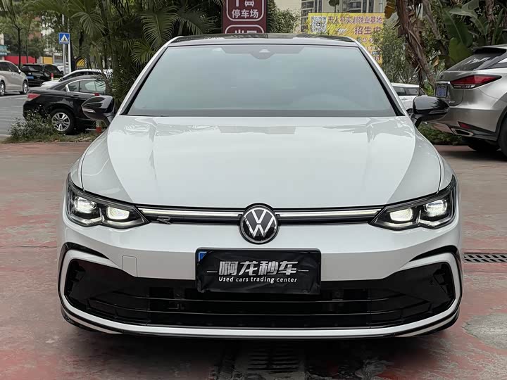 Фото 2 - Volkswagen Golf