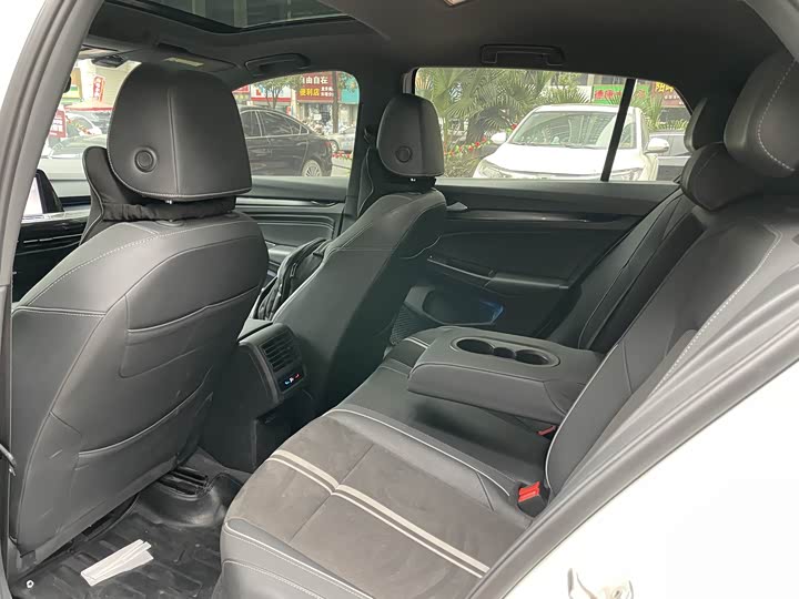 Фото 6 - Volkswagen Golf