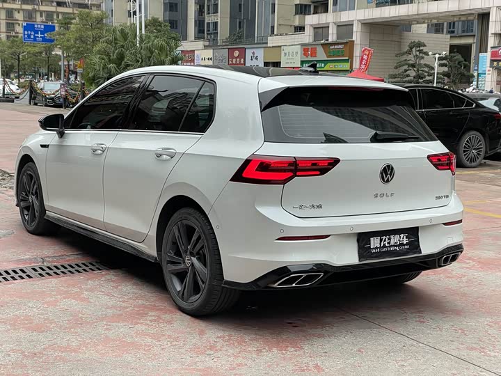 Фото 7 - Volkswagen Golf