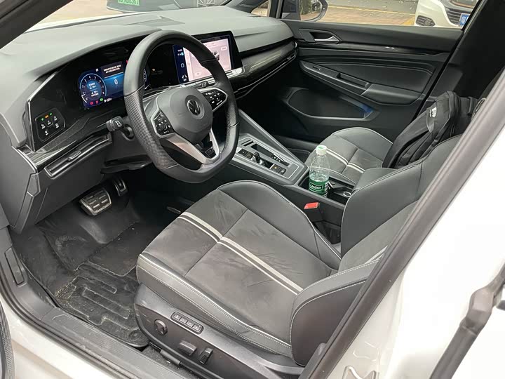 Фото 8 - Volkswagen Golf