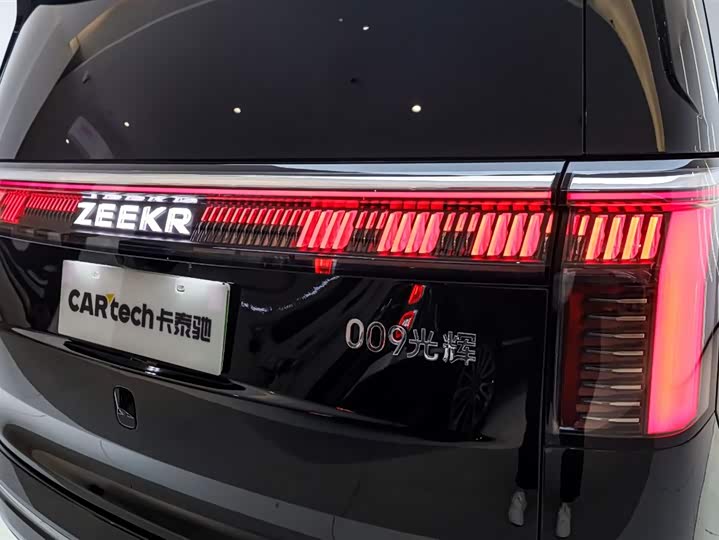 Фото 6 - Zeekr 009