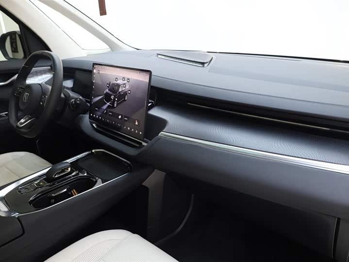 Фото 8 - Zeekr 009