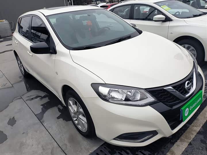 Фото 4 - Nissan Tiida