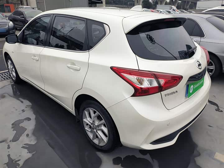 Фото 5 - Nissan Tiida