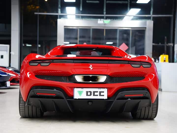 Фото 2 - Ferrari 296