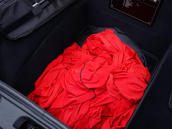 Фото 7 - Ferrari 296