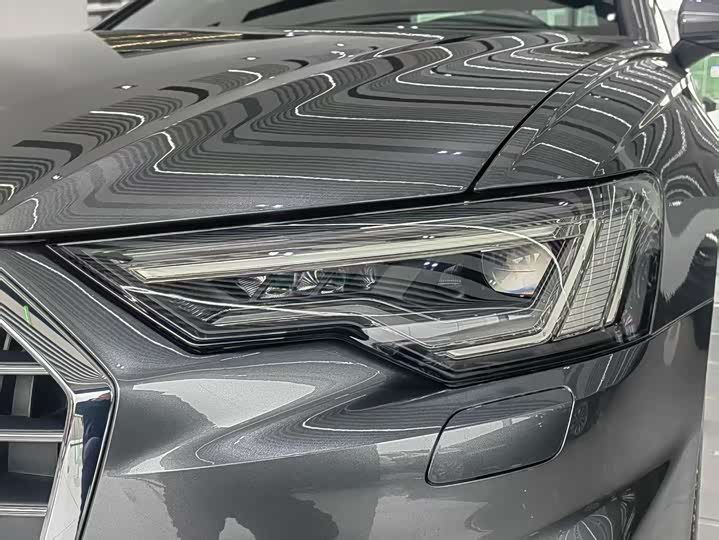 Фото 4 - Audi A6L