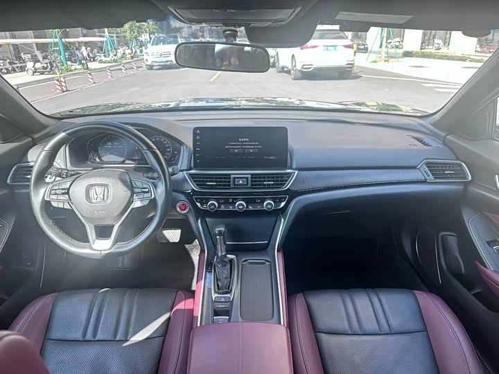 Фото 5 - Honda Inspire