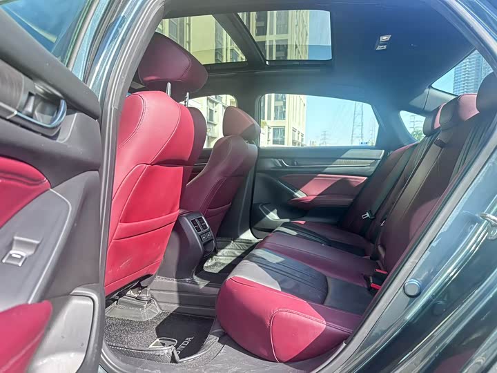 Фото 7 - Honda Inspire