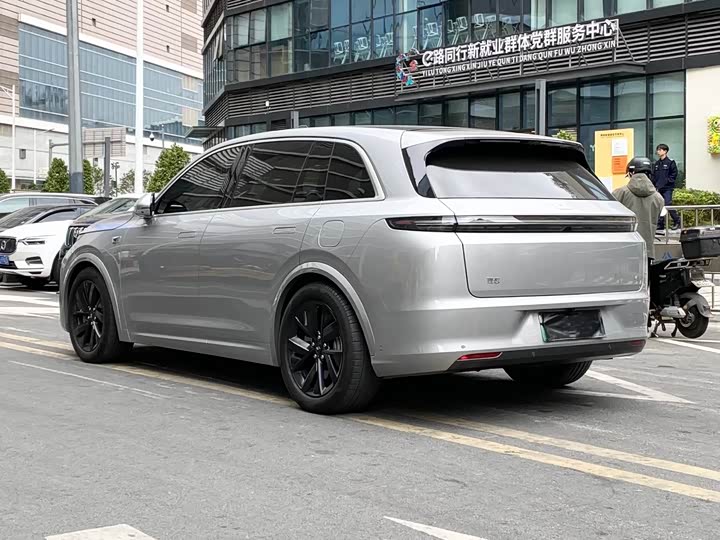 Фото 2 - LiXiang L7