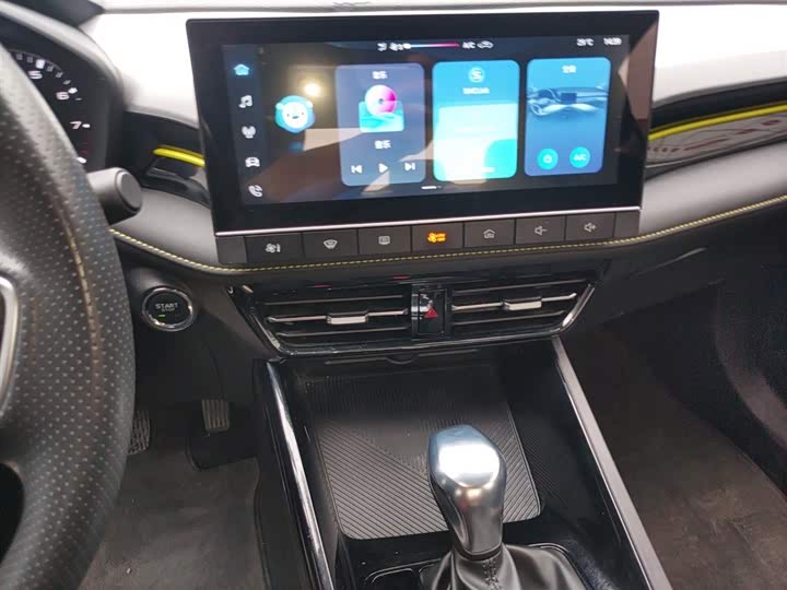 Фото 5 - Roewe i5