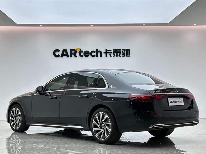 Фото 3 - Mercedes-Benz E-Class