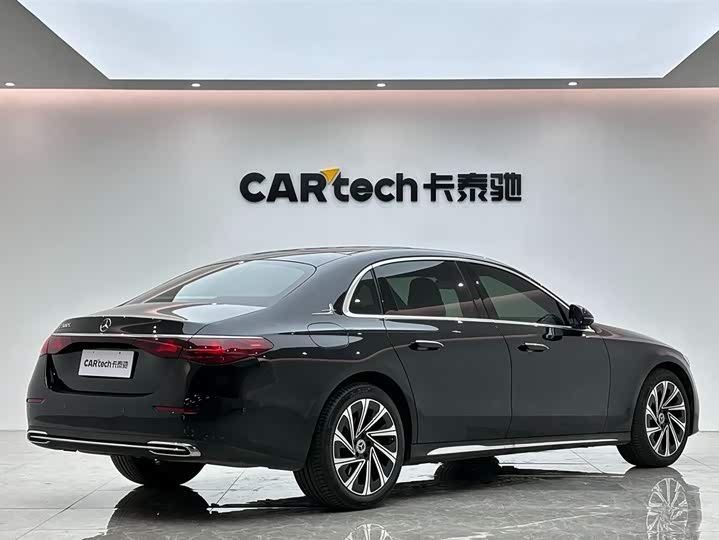 Фото 5 - Mercedes-Benz E-Class