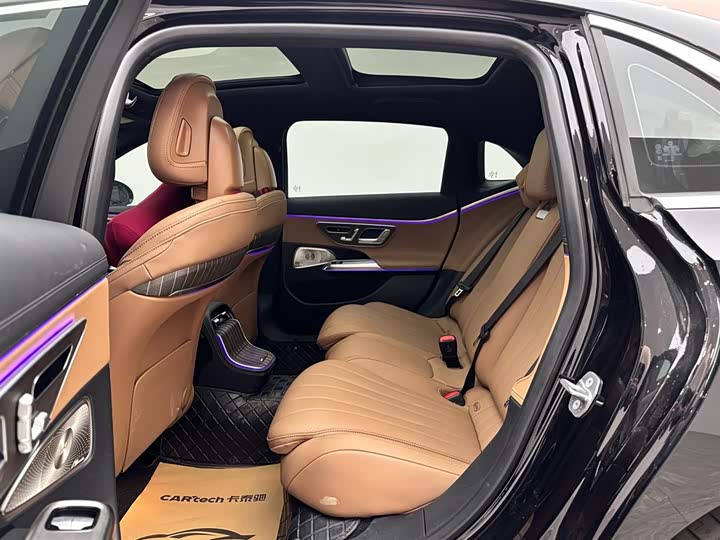 Фото 9 - Mercedes-Benz E-Class