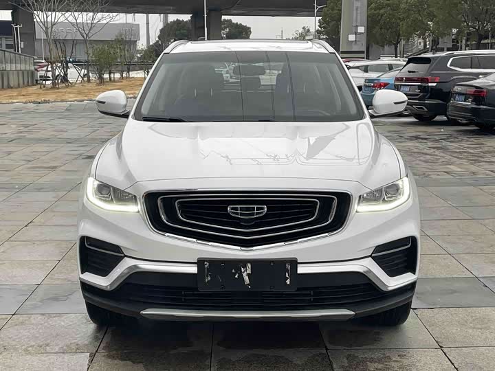 Фото 2 - Geely Atlas