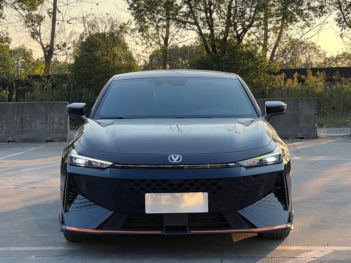 Фото 2 - Changan UNI-V