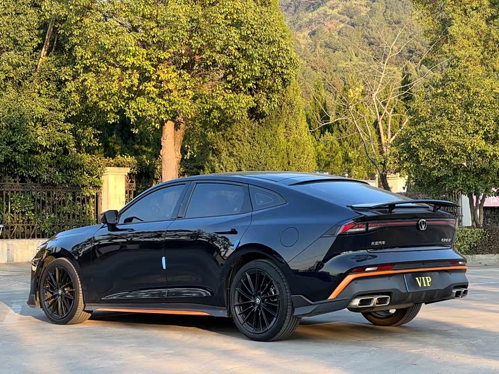 Фото 6 - Changan UNI-V