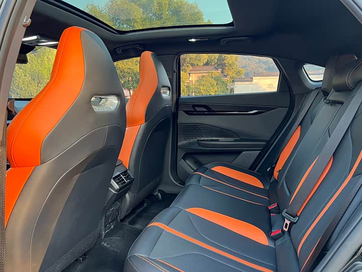 Фото 8 - Changan UNI-V