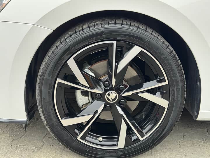 Фото 9 - Skoda Octavia Pro